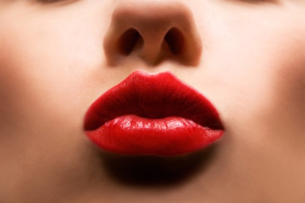 How To Apply Red Lipstick